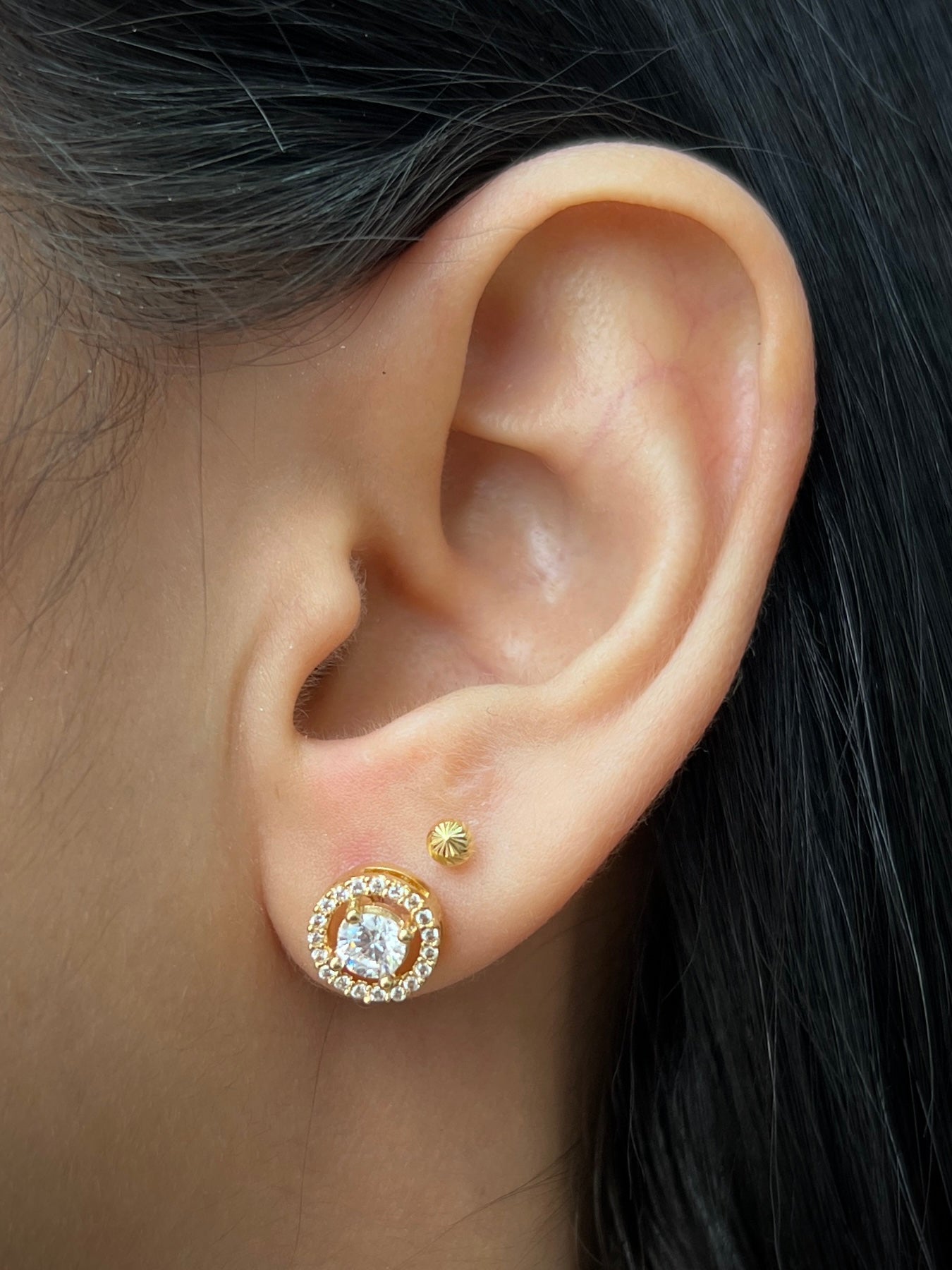 Topos CON SWAROVSKIs BLancos 3.3gr / Largo 0.9cm / Oro Amarillo Nac B