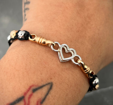 Pulsera en hilo negro con herraje de corazon 6.4gr / Dos Oros (Joya) M