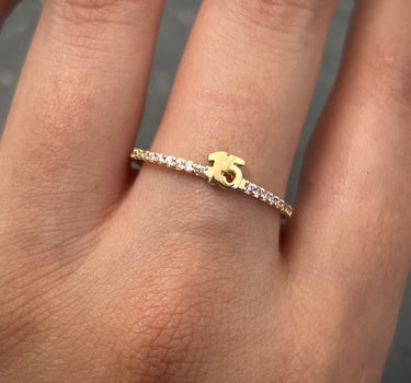 Anillo de 15s con swarovski rosado 1.1gr / TALLA 7 / Oro Amarillo Nac M