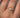 Anillo corona con swarovski verde y blanco 1.95gr / TALLA 5 1/4 / Oro Amarillo Nac M
