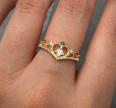 Anillo corona con swarovski verde y blanco 1.95gr / TALLA 5 1/4 / Oro Amarillo Nac M