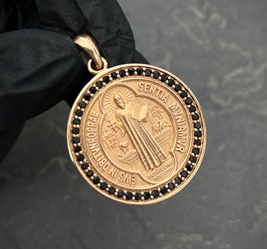 Dije MEDALLA DE SAN BENITO 8.75gr / Largo: 3.5cm / Oro Rosado Nac M