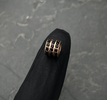 Herraje con swarovski negro 1.2gr / Largo: 0.63cm / Oro Rosado Nac B