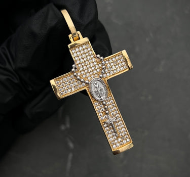 Dije De Cruz CON Rosario Virgen y Swarovski Blanco 6.1gr / Largo 4.8cm / Oro Amarillo Nac B