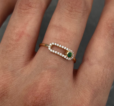 Anillo con swarovski blanco y verde 1.35gr / TALLA 6 1/4 / Oro Amarillo Nac M