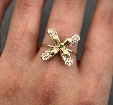 Anillo flor con swarovski verde y blanco 3.3gr / TALLA 7 1/2 / Oro Amarillo Nac B