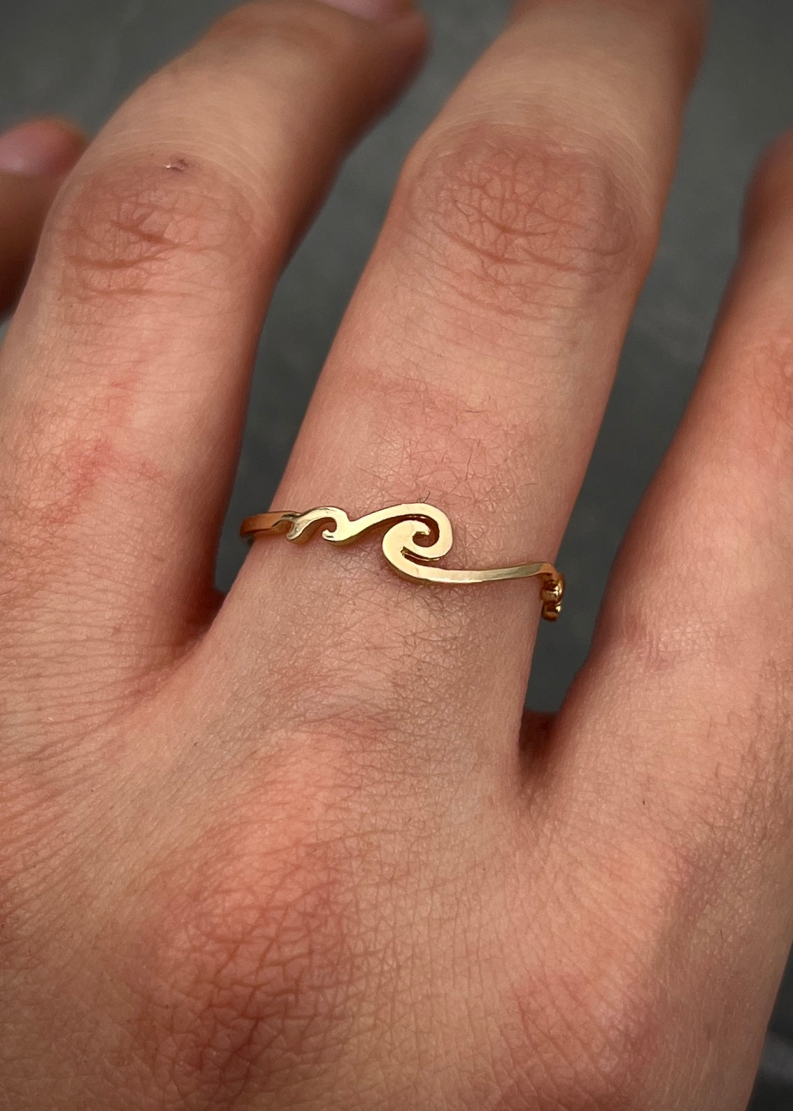 Anillo olas 1gr / TALLA 7 1/2 / Oro Amarillo Nac B