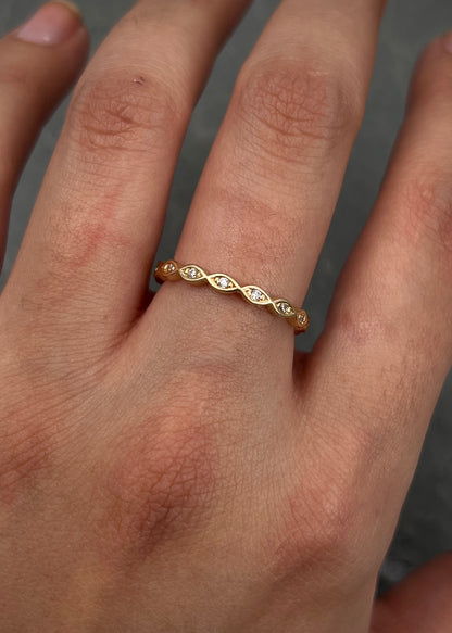 Anillo con swarovski blanco 2.05gr / TALLA 6 / Oro Amarillo Nac B