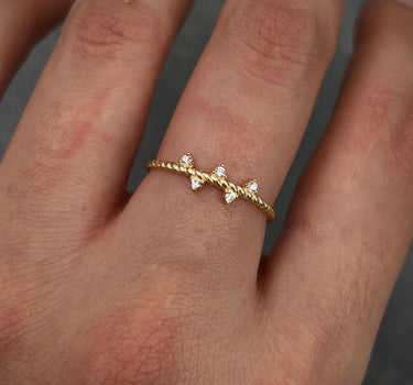 Anillo entorchado con swarovski blanco 0.8gr / TALLA 7 1/4 / Oro Amarillo Nac B