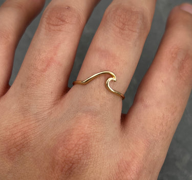 Anillo ola 0.75gr / TALLA 5 1/4 / Oro Amarillo Nac B