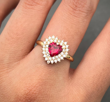 Anillo de corazon con swarovski fucsia y blanco 3.25gr / Oro Amarillo Nac M