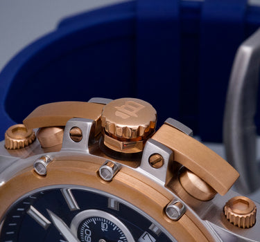 Reloj Bracarli Metal I. Caja blanca y rosa, fondo azul, y correa Azul M