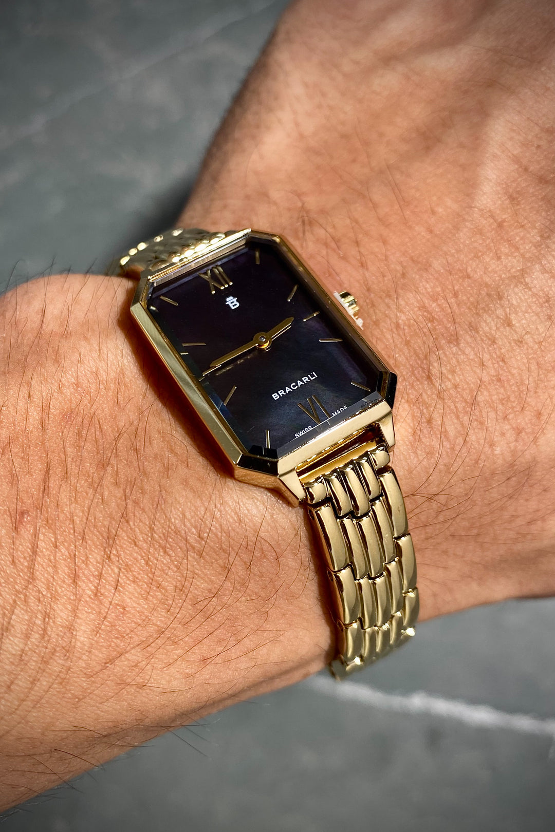 Reloj BRACARLI DORADO  Colección Arte, Hecho En Suiza
