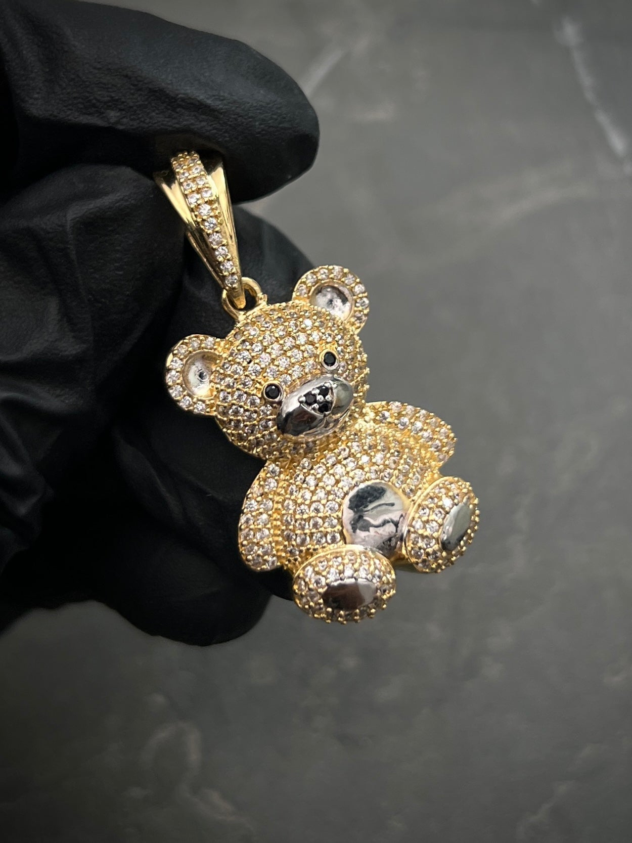 Dije oso  con swarovski blanco 7.2gr / 4cm / Oro Amarillo  Nac M