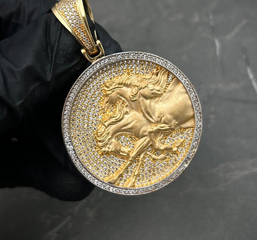 Dije de medalla de caballos 19.5gr / 5.5cm / Oro Amarillo Nac M