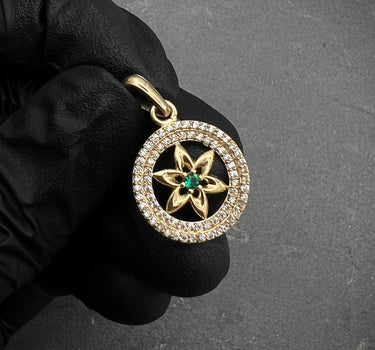 Dije de flor con swarovski verde 2.5gr / 2.5cm / Oro Amarillo Nac M