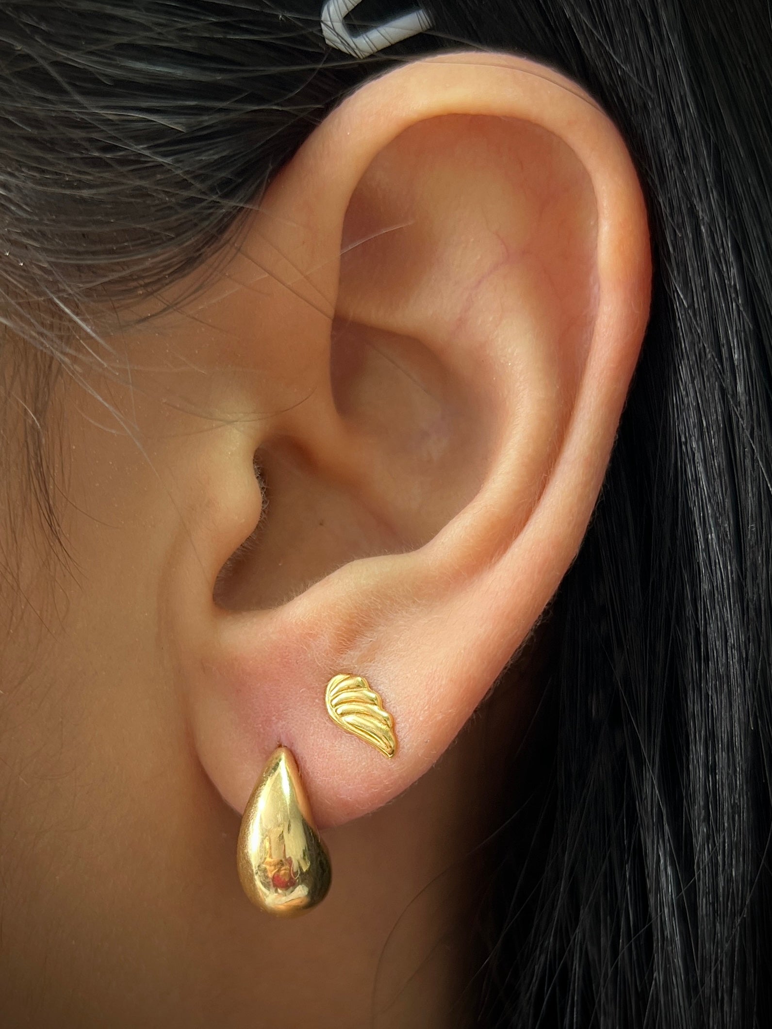 Aretes De Gotas Lisas 4.5gr / Largo 1.4cm / Oro Amarillo Nac B