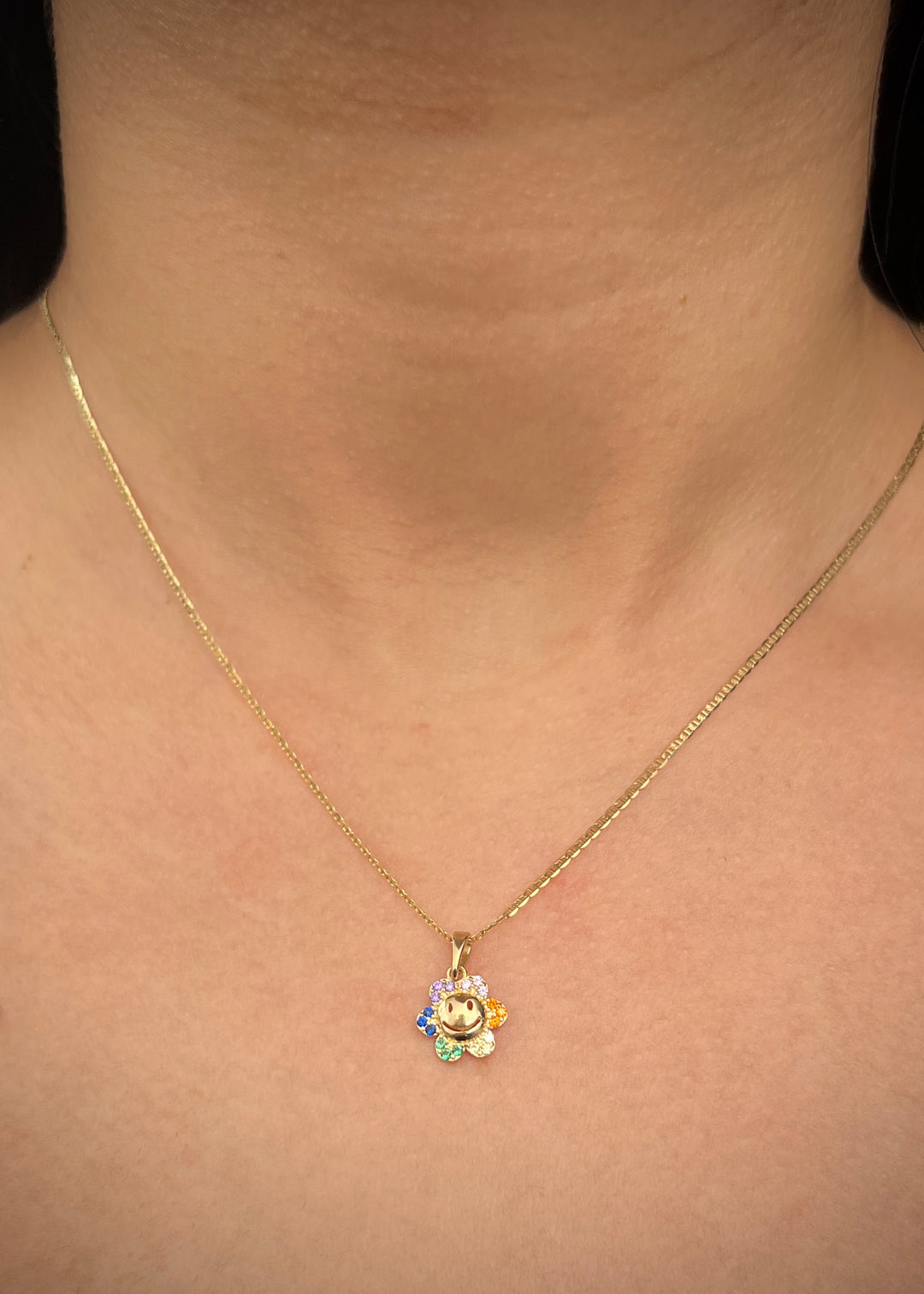 Dije flor con swarovski multicolor 1.05gr / Largo 1.5cm — Oro Amarillo