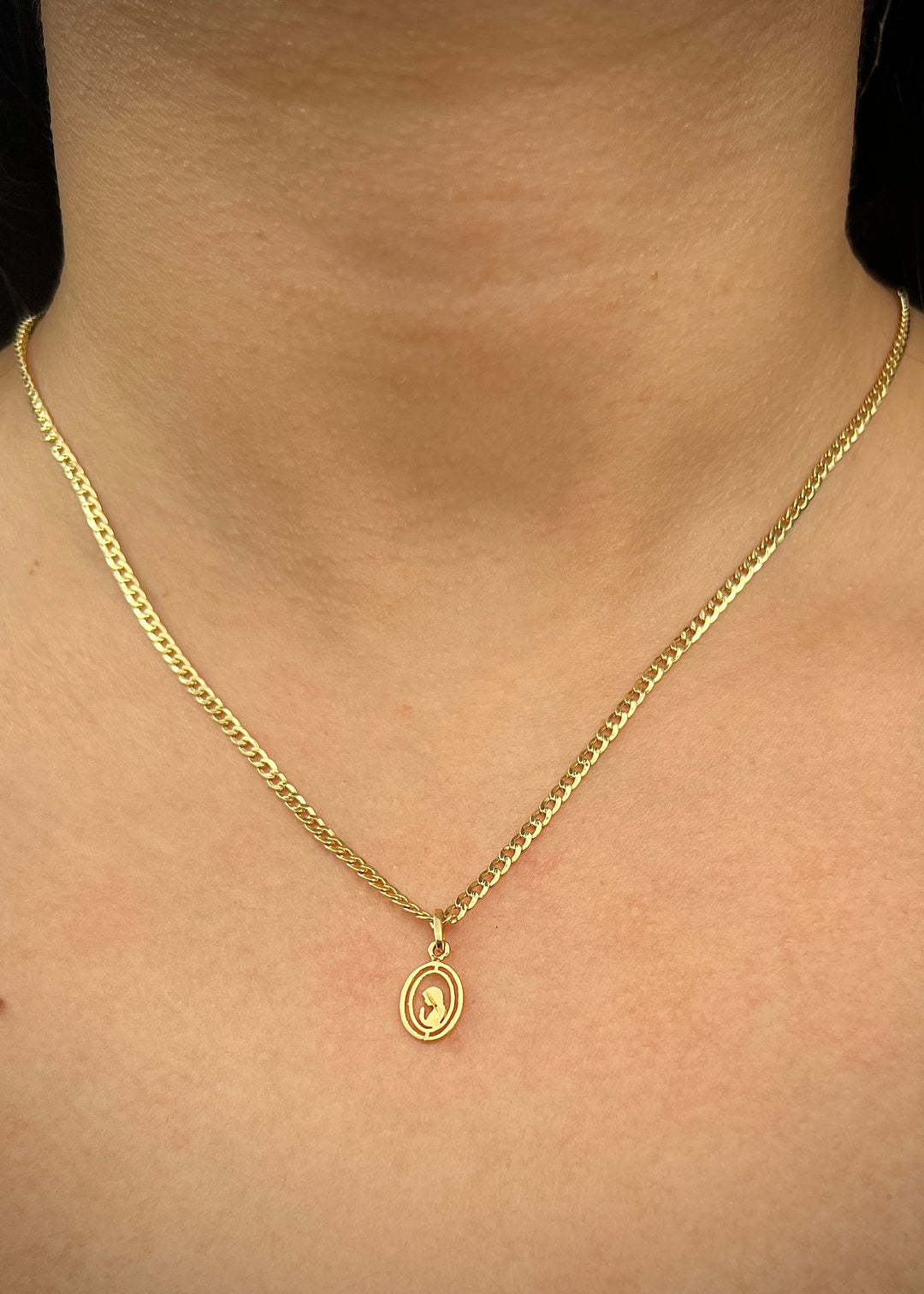 Dije virgen maria 0.6gr / Largo 1.7cm — Oro Amarillo