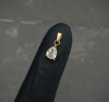 Dije Con 36Pts De Diamante Blanco 0.6gr / Largo 1.2cm / Oro Amarillo (Joya) B