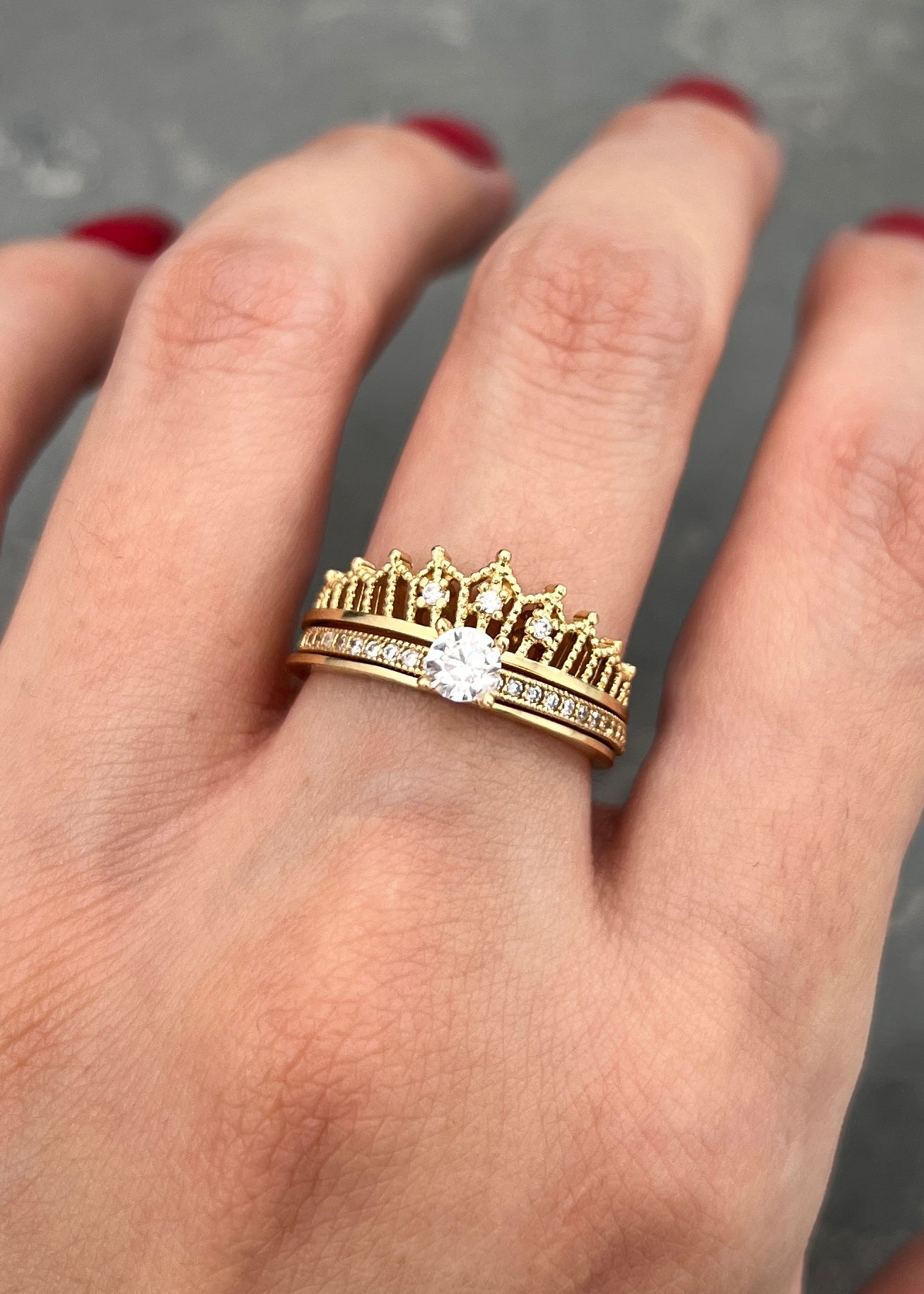 Solitario con Swarovski blanco 4.45gr / TALLA 6 1/2 / Oro Amarillo Nac M