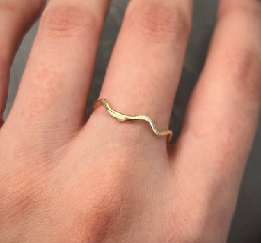 Anillo 0.9gr / Talla 8 3/4 / Oro Amarillo Nac B