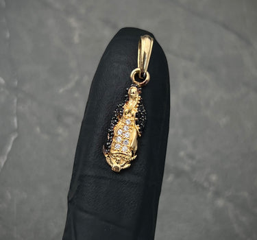 Dije virgen de guadalupe con swarovski negro 1.35gr / Largo 2.4cm / Oro Amarillo Nac M