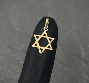 Dije estrella de david 0.6gr / Largo 2.2cm / Oro Amarillo Nac B