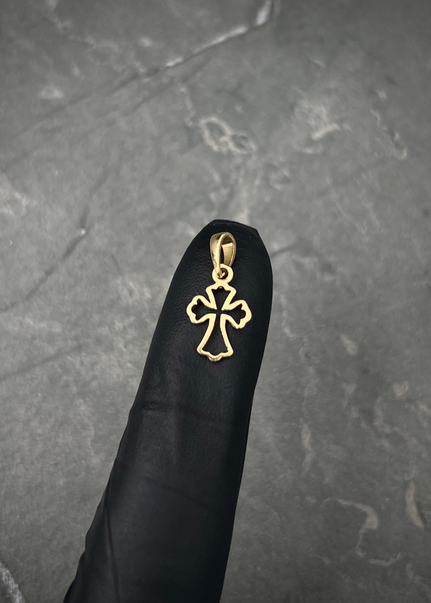Dije cruz 0.45gr / Largo 1.7cm / Oro Amarillo Nac B