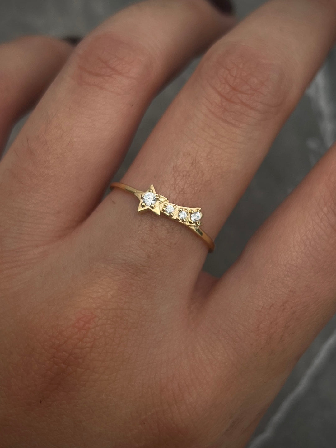 Anillo estrella fugaz 1.15gr / Talla: 7 1/4 Oro Amarillo — Oro Amarillo