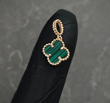 Dije lucky clover piedra verde 0.8gr / Largo 1.6cm / Oro Rosado Nac B