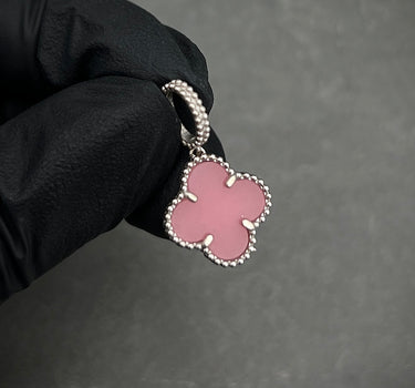 Dije Lucky Clover Con Piedra Rosada 1.8gr / Largo 2.4cm / Oro Blanco  Nac P