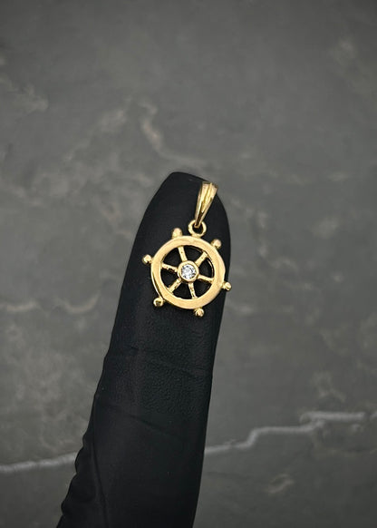 Dije timon con swarovski blanco 1.1gr / Largo 1.8cm / Oro Amarillo Nac*