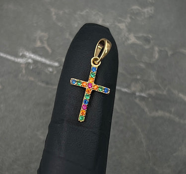 Dije cruz con swarovski multicolor 0.6gr / Largo 2cm / Oro Amarillo Nac M