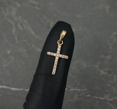 Dije cruz con swarovski blanco 0.55gr / Largo 2cm / Oro Amarillo Nac M