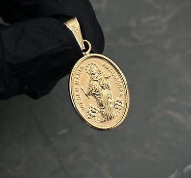 Dije virgen maria auxiliadora 1.6gr / Largo 3cm / Oro Amarillo Nac P