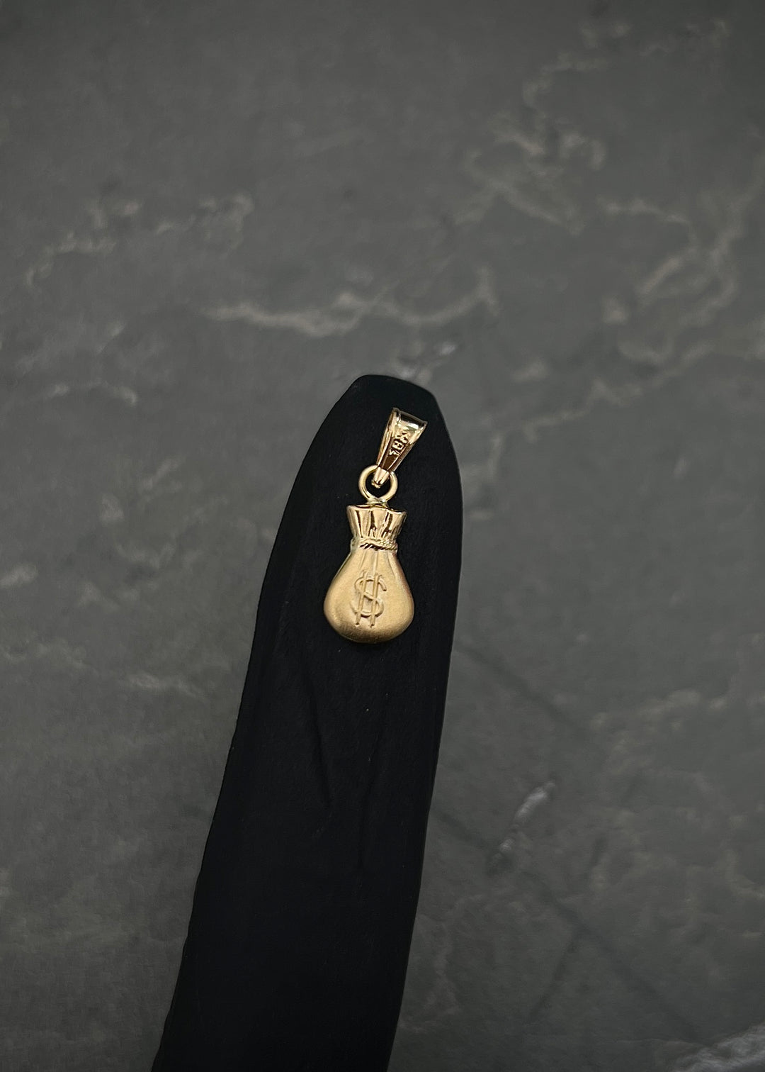 Dije bolsa de dinero 0.4gr / Largo 1.8cm — Oro Amarillo