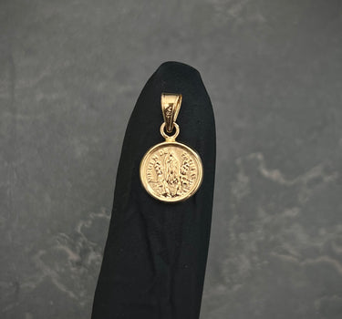 Dije virgen de fatima 0.5gr / Largo 1.7cm / Oro Amarillo Nac P