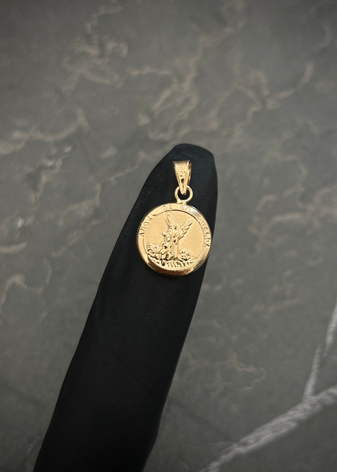 Dije angel de la guarda 0.7gr / Largo 1.9cm / Oro Amarillo Nac P
