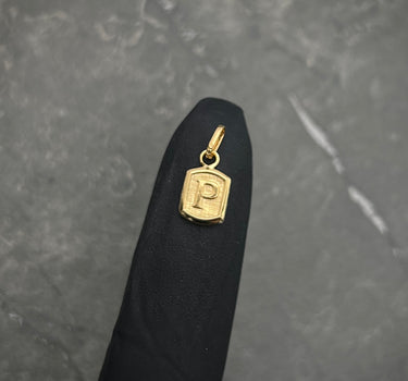 Dije letra P 0.3gr / Largo 1.5cm / Oro Amarillo Nac M