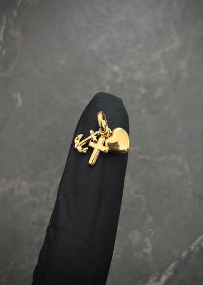 Dije de las tres gracias 0.5gr / Largo 1,4cm / Oro Amarillo Nac M