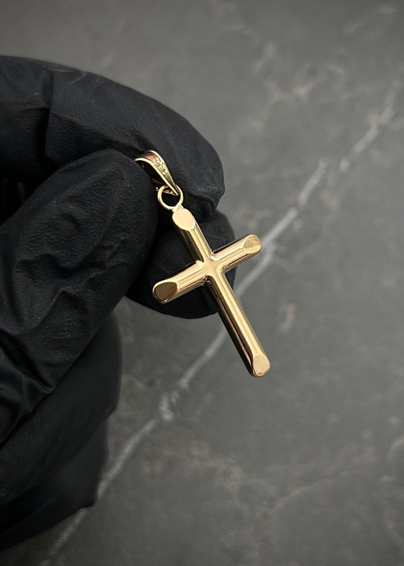 Dije cruz lisa 1.05gr / Largo 3.2cm — Oro Amarillo