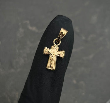 Dije Cruz con cristo 0.35gr / Largo 1.7cm / Oro Amarillo Nac P