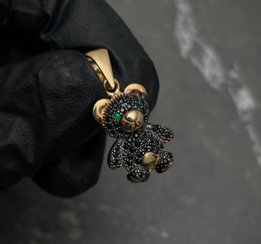 Dije De OSO COn Swarovski Negro Y Verde 3.45gr / Largo 2.5cm / Oro Amarillo Nac B