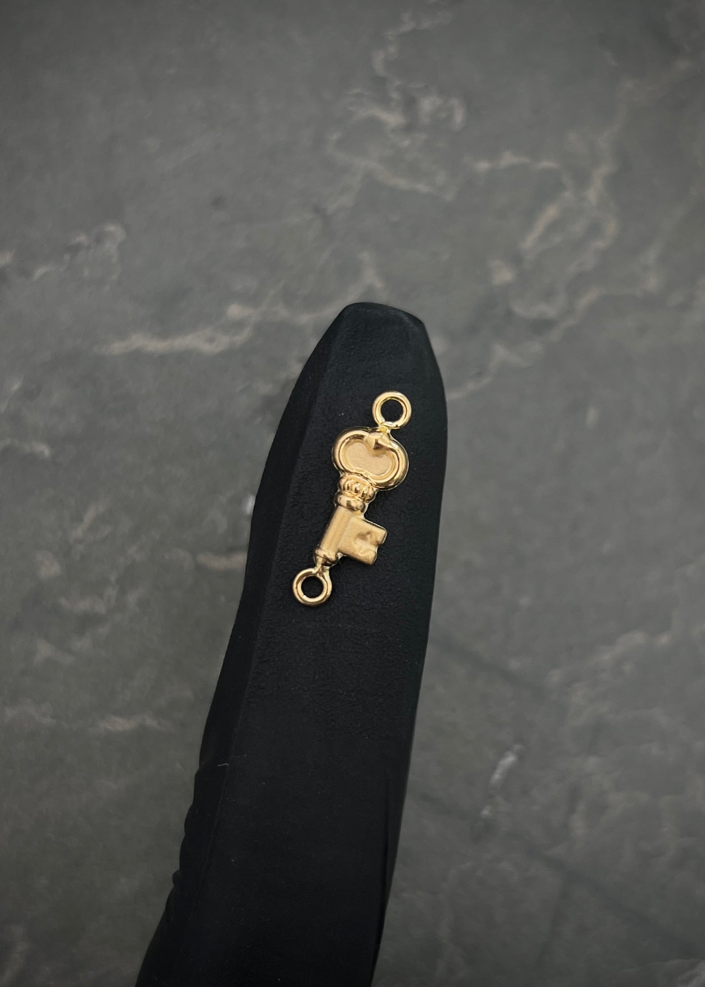 Herraje llave 0.45gr / Largo 1.9cm / Oro Amarillo Nac B