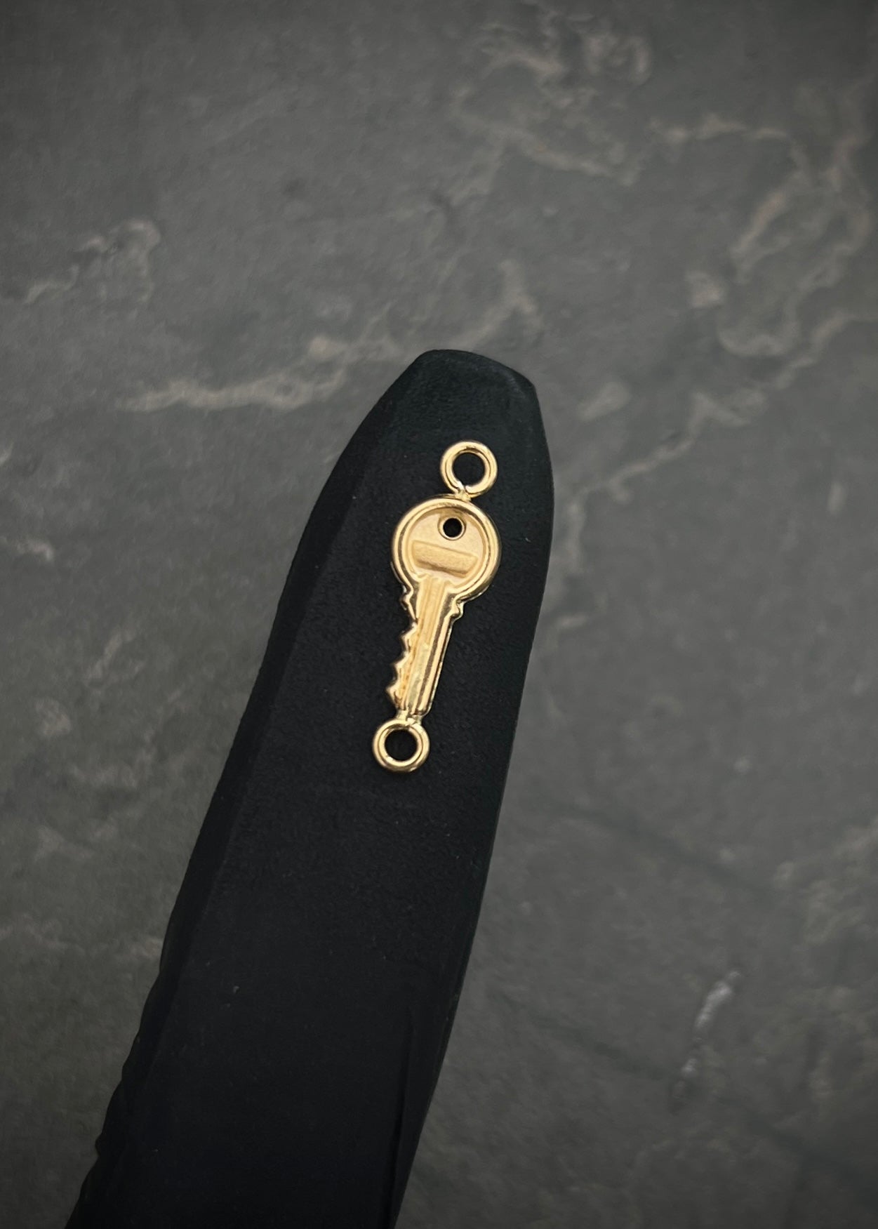 Herraje llave 0.45gr / Largo 1.8cm / Oro Amarillo Nac B