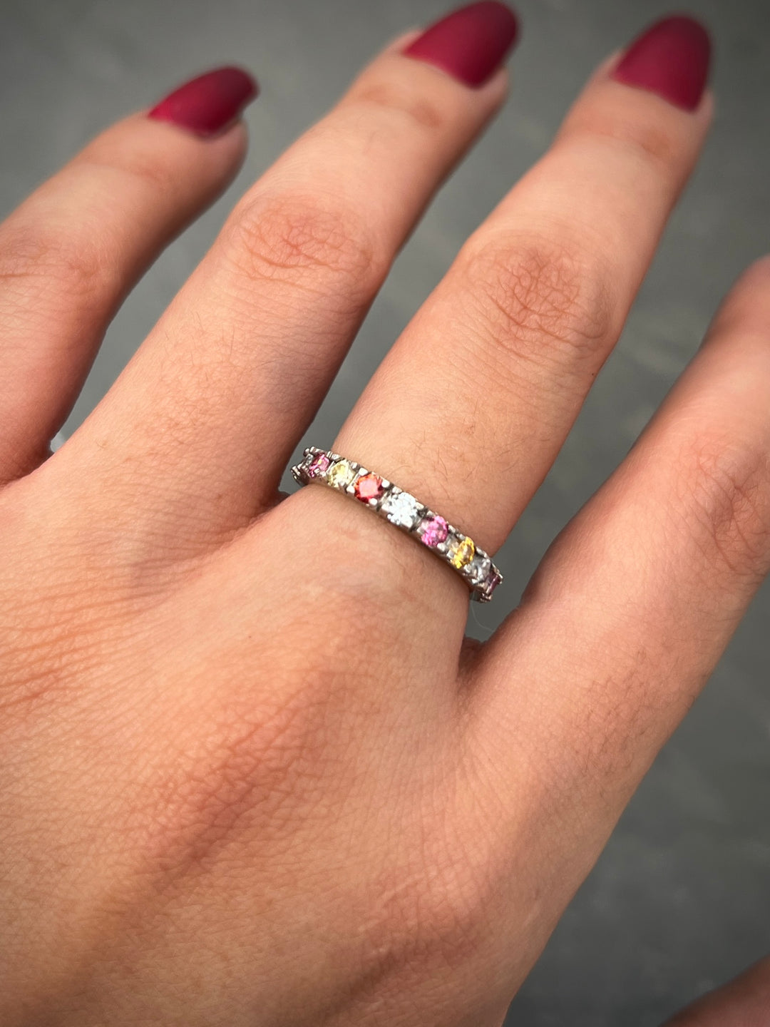 Anillo con 114pts de moissanita multicolor 2.35gr Talla 5 Oro Blanco — Oro Blanco