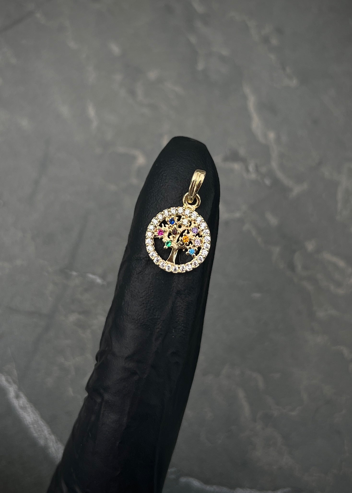 Dije arbol de la vida con swarovski multicolor 1.2gr / Largo 1.7cm / Oro Amarillo Nac*