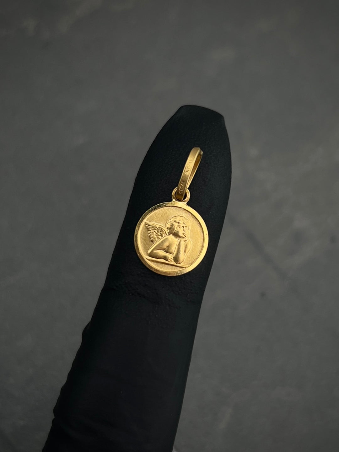 Dije medalla de angel 1.3gr / Largo 1.8cm — Oro Amarillo