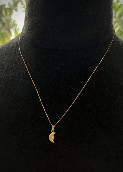 Dije de media luna 0.5gr / Oro Amarillo Nac B